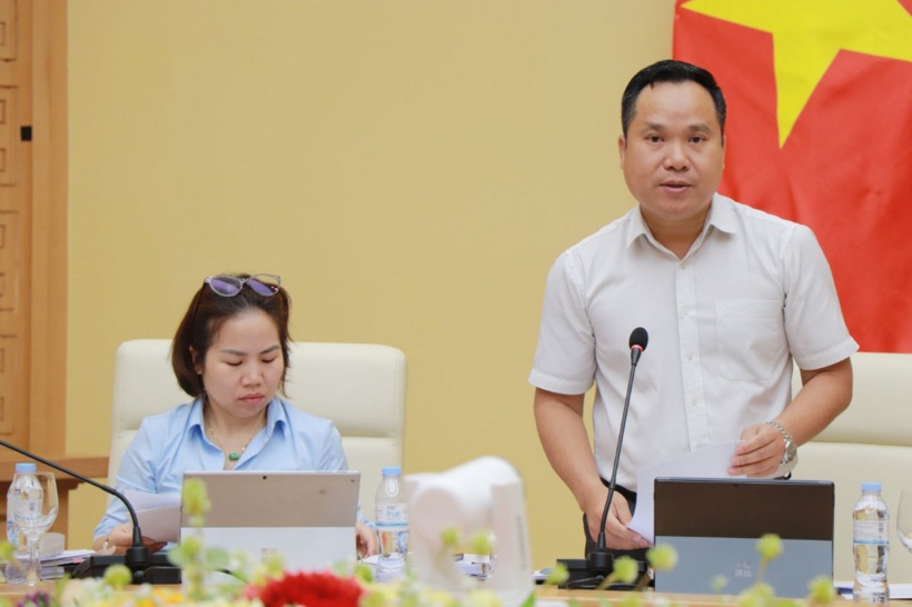 Trinh Duc Duy, Deputy Director of the Department of Oil, Gas and Coal, presents a consolidated report on the implementation of the resolutions in the second quarter of 2026.