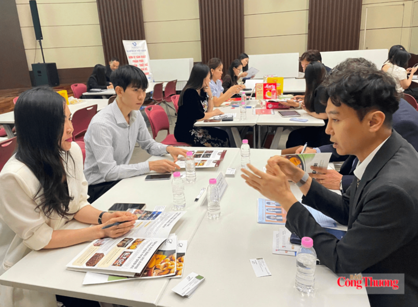 Business representatives from Vietnam and the Republic of Korea take part in a B2B matchmaking session. Photo: Vietnam Trade Promotion Agency