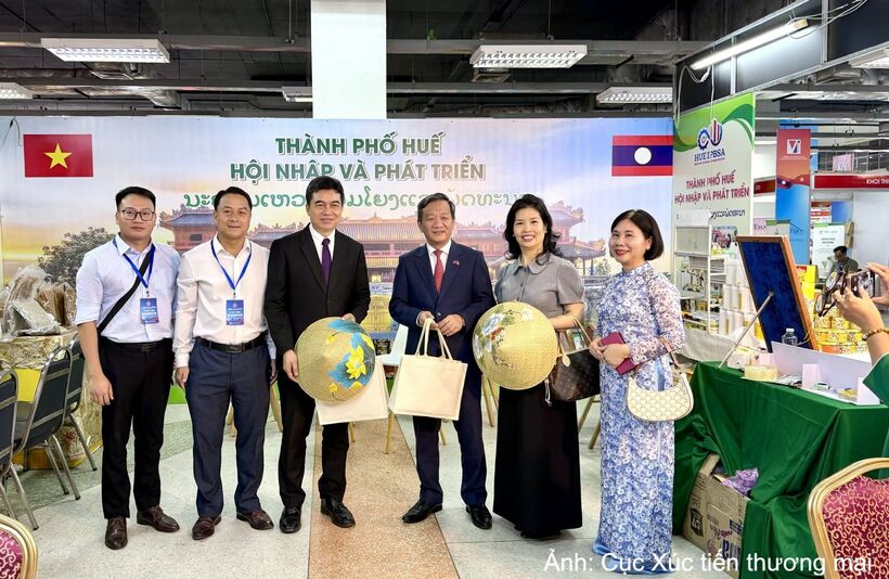 A Vietnamese business delegation participates in VIETLAO EXPO 2026.