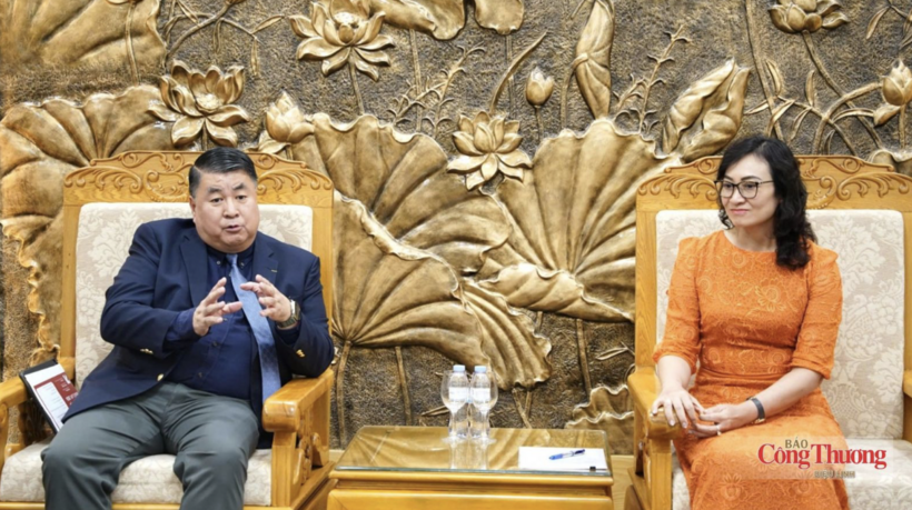 Deputy Minister Phan Thi Thang receives Central Retail executive - 2