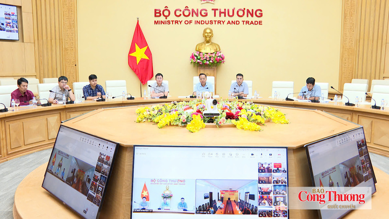 Representatives of provincial and municipal Departments of Industry and Trade raise difficulties and obstacles encountered in advisory and management work.