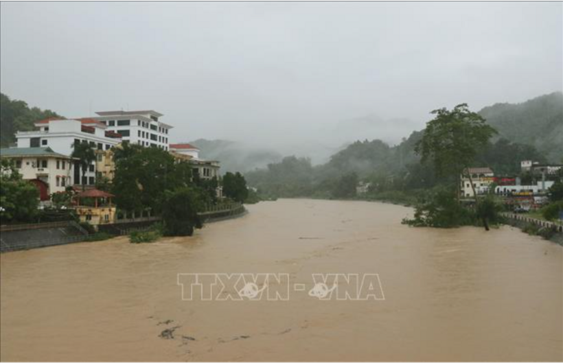 Upstream inflows causes the water level of the Lo River, through Ha Giang 1 ward in Tuyen Quang province, to rise. Photo: VNA