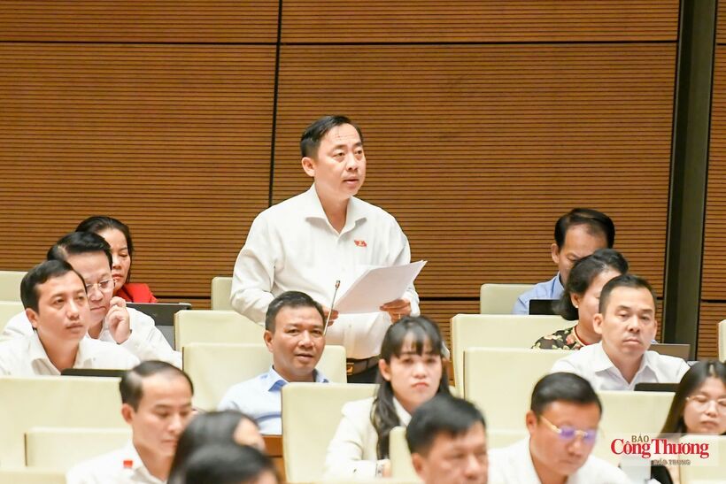 MoIT leader Le Manh Hung clarifies key issues on revised Petroleum Law - 4