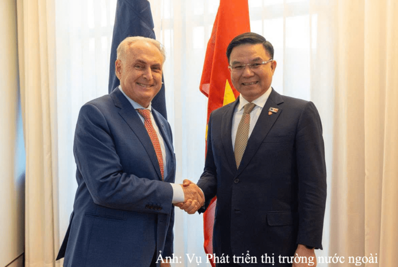 Minister of Industry and Trade Le Manh Hung meets with Australian Minister for Trade and Tourism Don Farrell in Canberra on August 11, 2026. Photo: MoIT