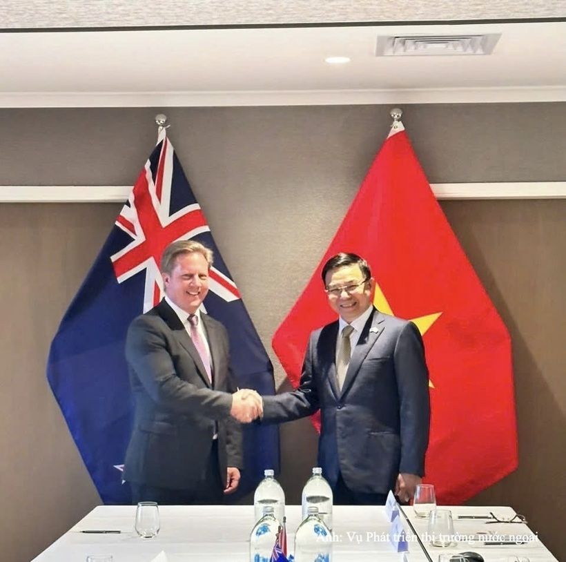 Minister of Industry and Trade Le Manh Hung and New Zealand Minister for Trade and Investment Todd McClay. Photo: MoIT