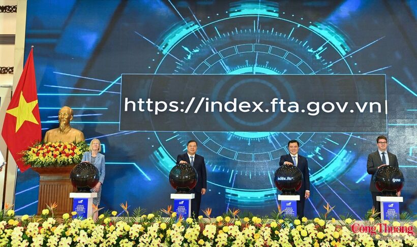 At the ceremony unveiling the 2025 FTA Index, the MoIT officially launches the FTA Index website. Photo: Nam Nguyen