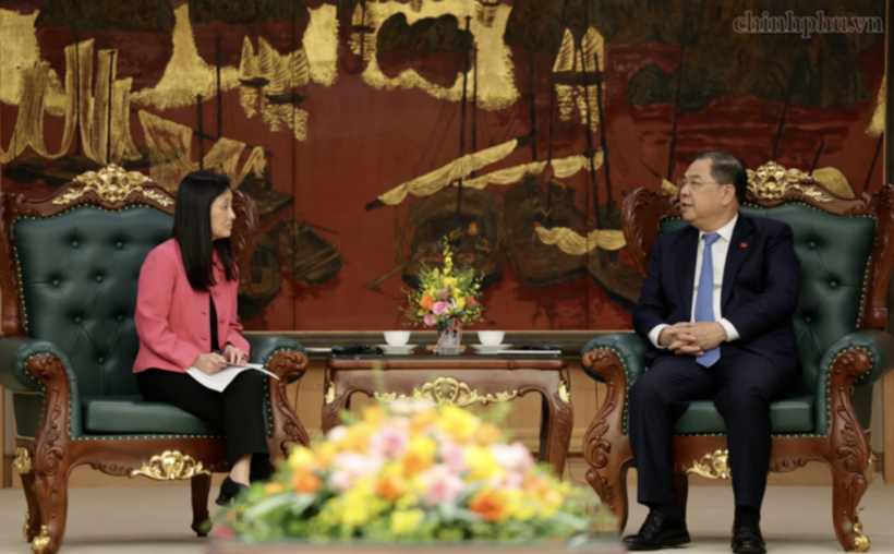 Standing Deputy Prime Minister Pham Gia Tuc receives US Ambassador to Vietnam Jennifer Wicks. Photo: Chinhphu.vn