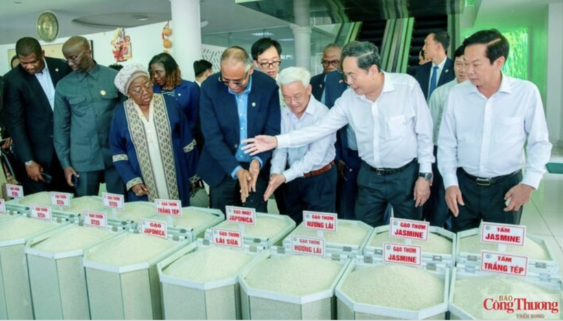 National Assembly Chairman Tran Thanh Man and President of the National Assembly of Côte d’Ivoire Patrick Achi visit and work at Trung An Hi-Tech Agriculture Joint Stock Company.