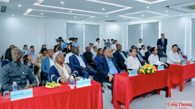 An overview of the working session at Trung An Hi-Tech Agriculture Joint Stock Company.