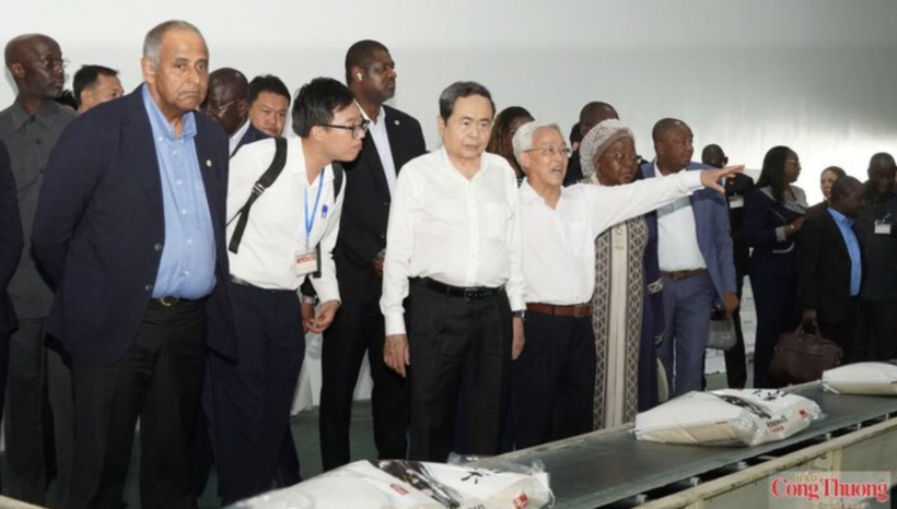 National Assembly Chairman Tran Thanh Man and President of the National Assembly of Côte d’Ivoire Patrick Achi visit Trung An Hi-Tech Agriculture Joint Stock Company.