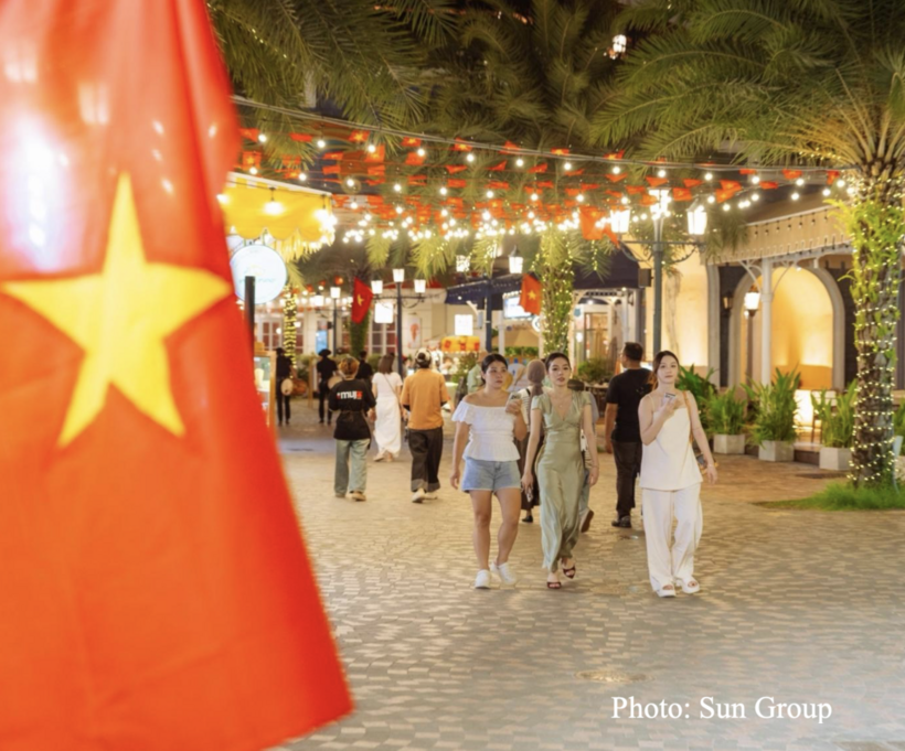 Flags and fireworks light up Phu Quoc for National Day - 15