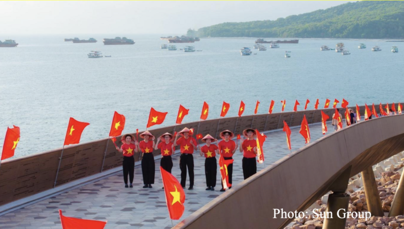 Flags and fireworks light up Phu Quoc for National Day - 2