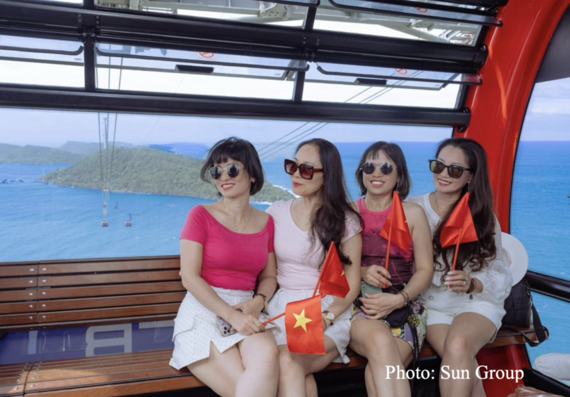Flags and fireworks light up Phu Quoc for National Day - 7