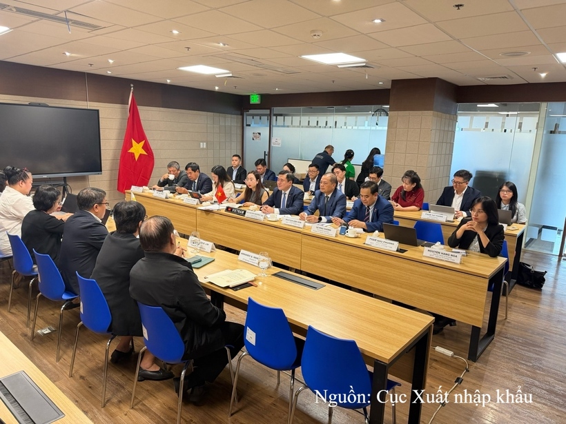 The Vietnamese inter-agency delegation holds talks with the Philippines on rice trade