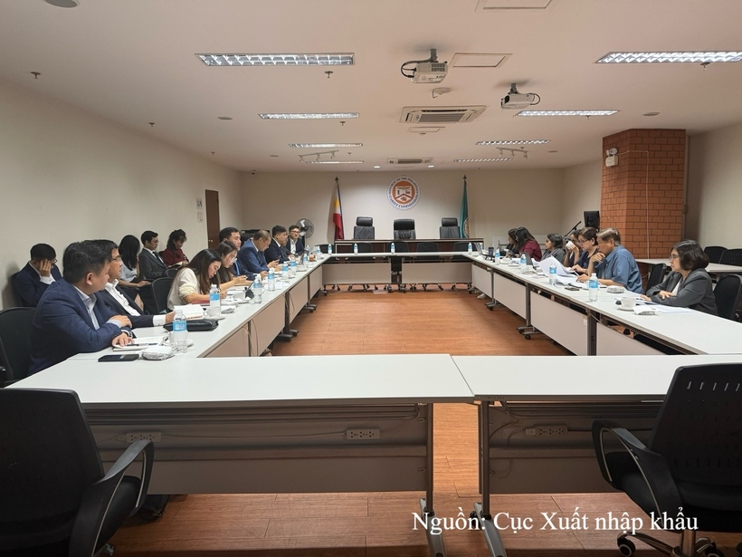 The delegation holds talks with the Philippine Tariff Commission (TC)