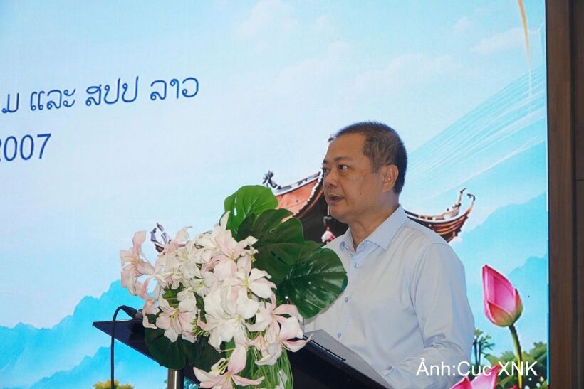 Nguyen Anh Son, Director of the Agency for Foreign Trade (AFT) under the Ministry of Industry and Trade (MoIT), delivers opening remarks at the working session of the Viet Nam - Laos joint inter-agency coordination group. Photo: MoIT