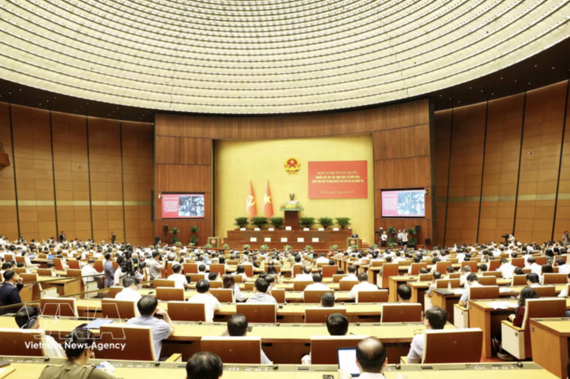 A view of the nationwide conference held on September 3 to study, disseminate and implement a number of resolutions and directives of the Political Bureau.