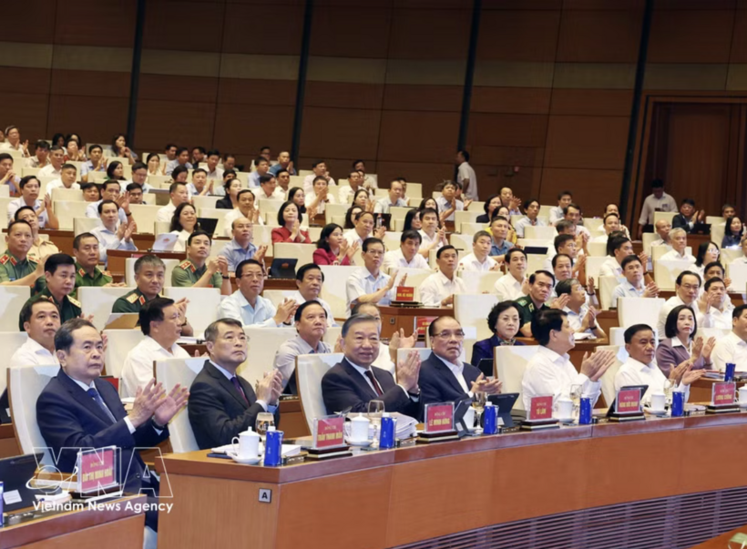 The meeting brings together incumbent and former leaders of the Party and State, officials from central agencies, ministries and sectors, those at provincial and commune levels, as well as officials from military regions, services and corps nationwide.