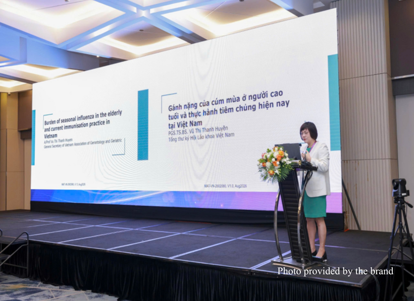 Associate Professor Vu Thi Thanh Huyen, General Secretary of the Viet Nam Association of Gerontology and Geriatrics delievers remarks at the meeting.