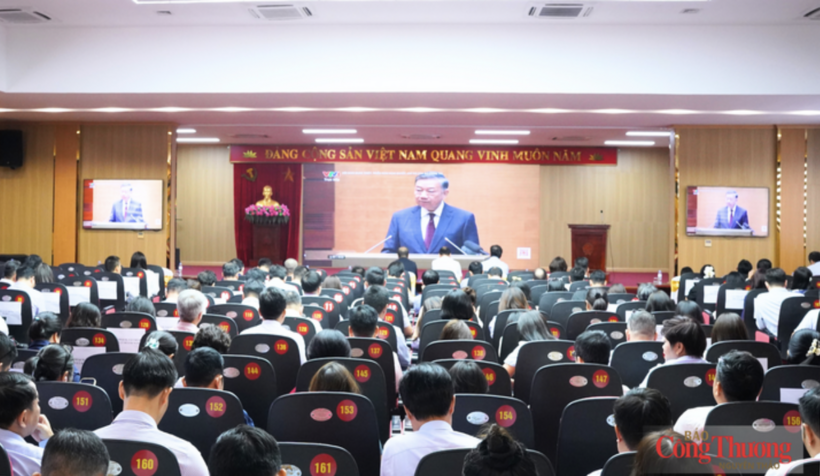 The Ministry of Industry and Trade’s online conference venue for studying, disseminating and implementing a number of resolutions and directives issued by the Politburo.