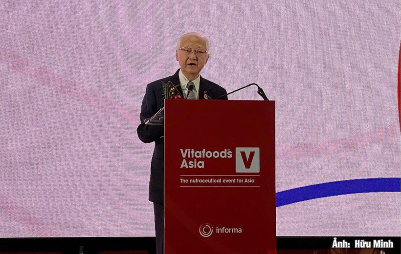 Manu Leopairote, Chairman of Informa Markets Thailand, delivers remarks at the opening ceremony of Vitafoods Asia 2026 in Bangkok, Thailand. Photo: Huu Minh