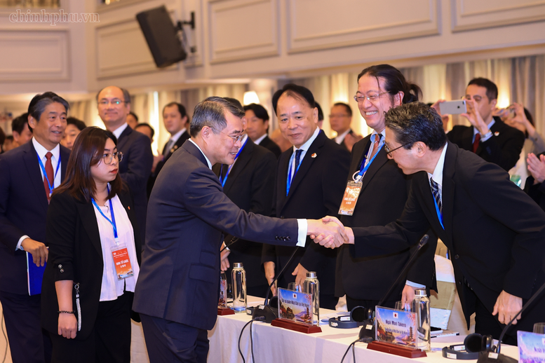 Prime Minister chairs meeting with Japanese businesses on September 6. Photo: Nhat Bac