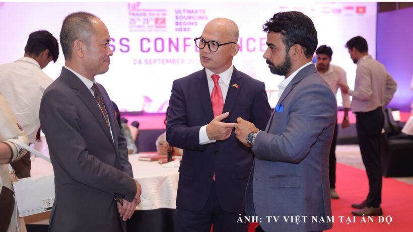 Ambassador Trinh Minh Manh proposes building a new generation of economic cooperation between Viet Nam and Uttar Pradesh based on four pillars: trade and market connectivity; two-way investment and production cooperation; technology and innovation; and connecting businesses to regional and global supply chains.