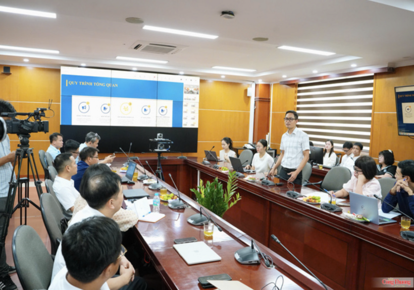 Representatives of the National Foundation for Science and Technology Development provided guidance on operating procedures, user access rights, data updates and task management in the digital environment.
