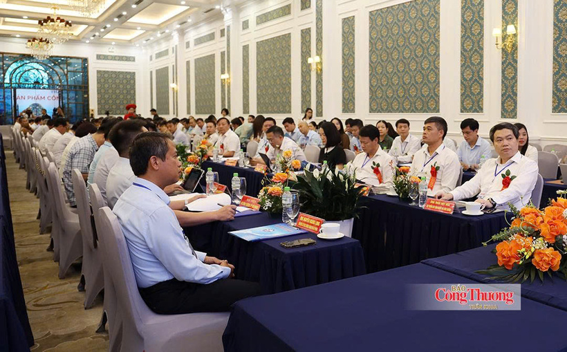 Delegates attend the event.