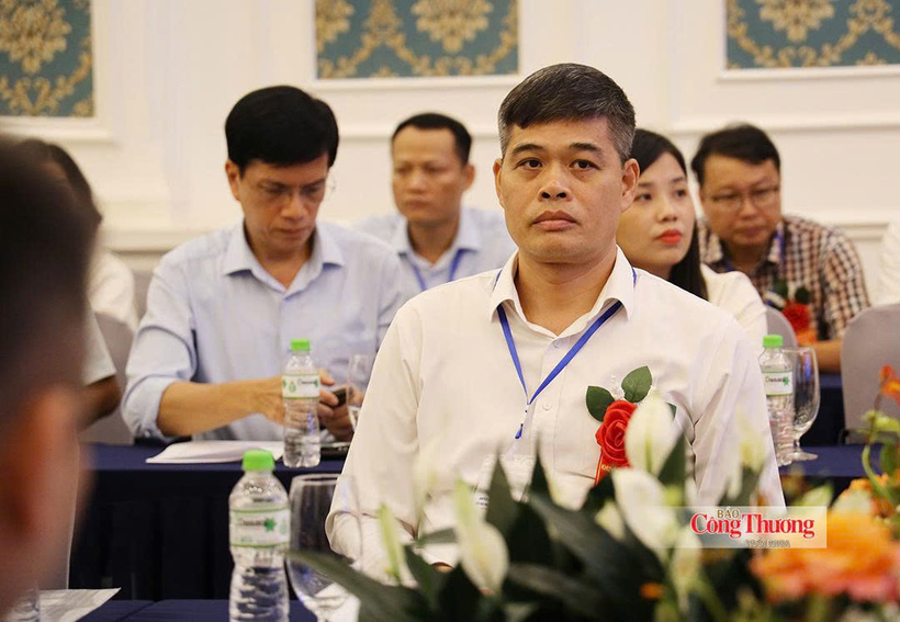 Nguyen Van Thinh, Deputy Director-General of the Viet Nam Industry Agency, attends the conference.