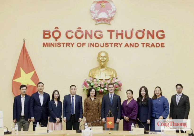 On July 29, 2026, at the Ministry of Industry and Trade’s headquarters, Deputy Minister Phan Thi Thang held a working session with Panama’s Deputy Minister of Foreign Affairs Carlos A. Hoyos.