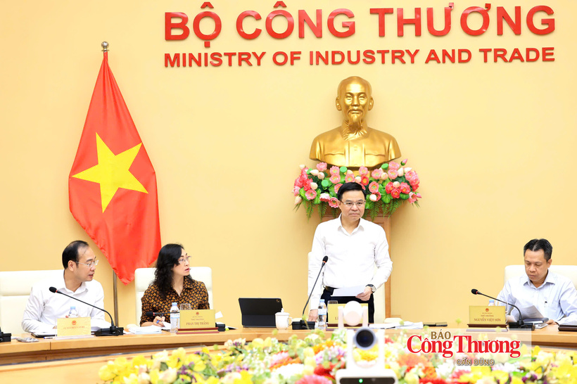 Minister of Industry and Trade Le Manh Hung