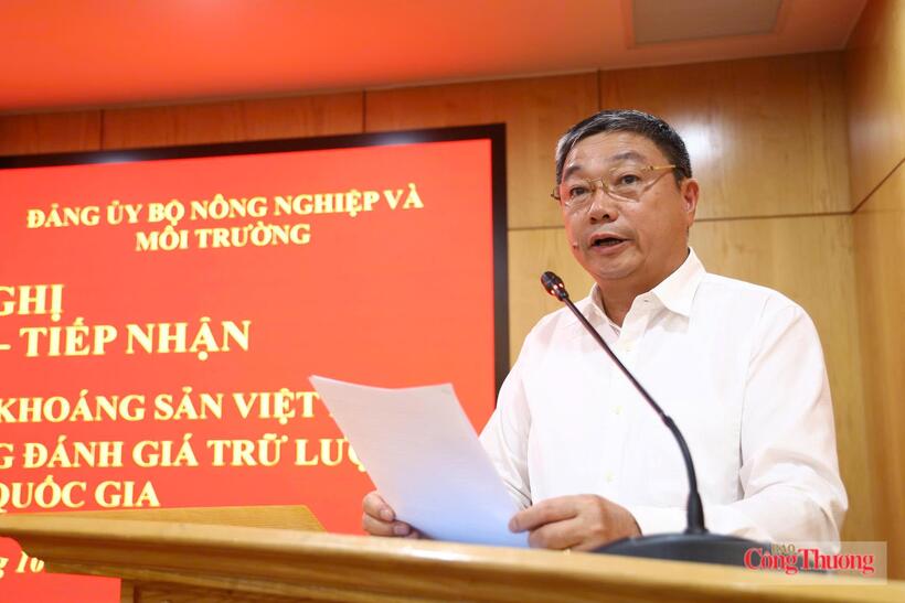 Tran Binh Trong, Secretary of the Party Committee and Director-General of the Viet Nam Department of Geology and Minerals, addresses the conference. Photo: Minh Duc