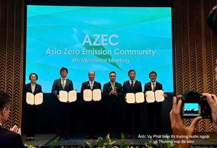 Under the AZEC framework, ministers discussed cooperation outcomes, the energy transition and directions for implementing national initiatives. Photo: the MoIT