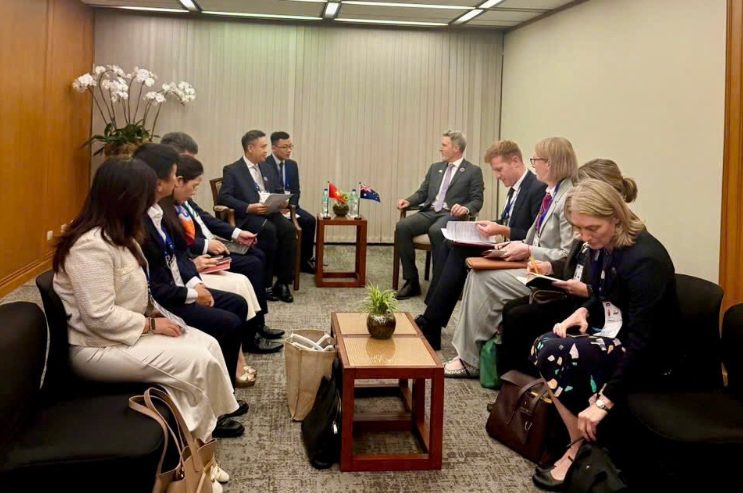 Deputy Minister Nguyen Viet Son holds a bilateral meeting with Australia's Minister. Photo: the MoIT