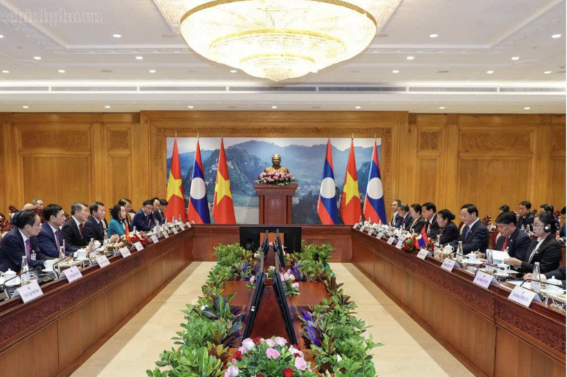Minister Le Manh Hung and leaders of ministries and agencies accompany Prime Minister Le Minh Hung at a meeting with Lao National Assembly President Sonexay Siphandone. Photo: chinhphu.vn