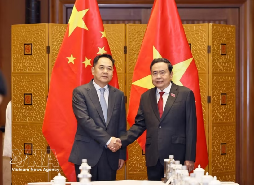 National Assembly President Tran Thanh Man (R) and Yang Wanming, President of the Chinese People’s Association for Friendship with Foreign Countries. Photo: VNA