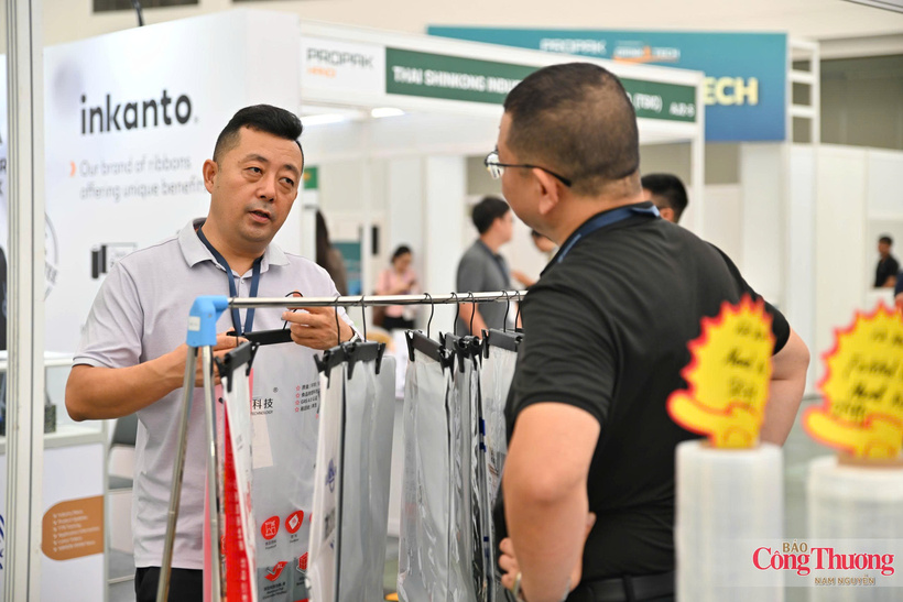 Representatives exchange information at the inkanto booth during ProPak Hanoi 2026.
