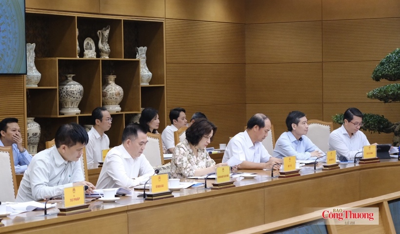 Representatives of ministries, commissions and relevant agencies attend the meeting.