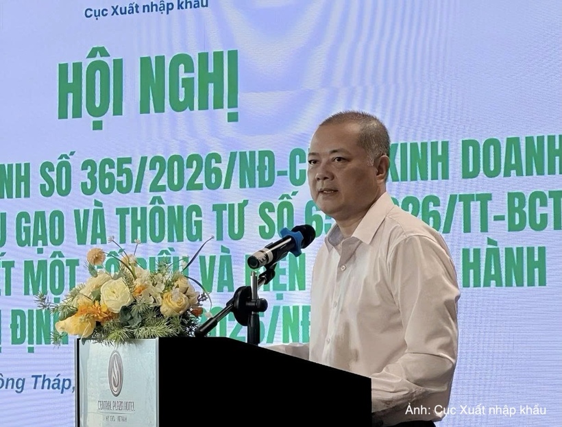 Nguyen Anh Son, Director-General of the Agency of Foreign Trade, delivers concluding remarks at the conference.
