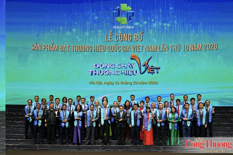 Businesses receive Viet Nam National Brand recognition.