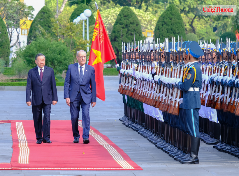Party General Secretary and State President To Lam hosts the welcoming ceremony for the President of the Swiss Confederation on his official visit to Viet Nam.
