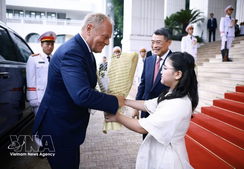 This is Prime Minister Donald Tusk’s first visit to Viet Nam in 16 years, following his first trip in 2010. Photo: VNA