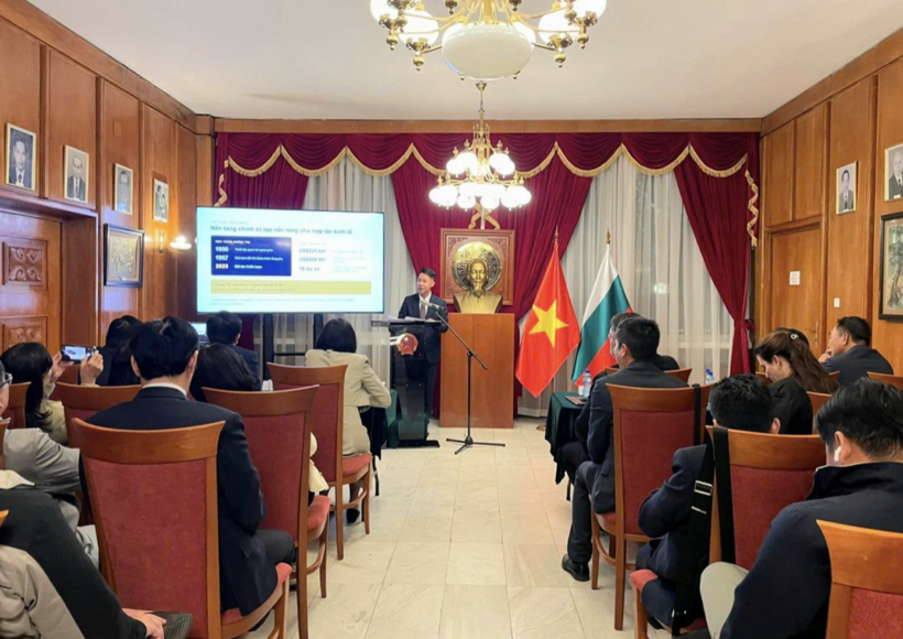 Vu Viet Thanh, Trade Counsellor at the Viet Nam Trade Office in Bulgaria, presents an overview of bilateral economic, trade and investment relations.