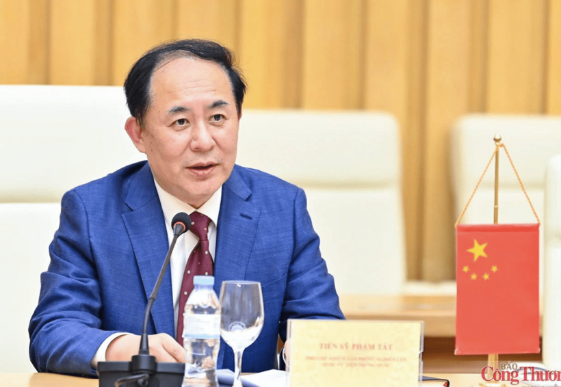 Viet Nam, China step up economic and trade cooperation - 3