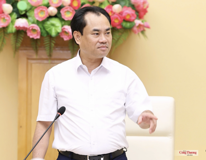 Minister of Agriculture and Environment Trinh Viet Hung delivers remarks at the conference.