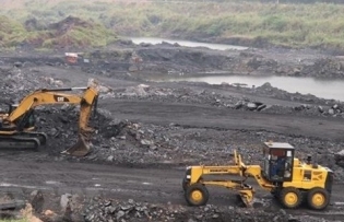 Vietnam, Laos boost cooperation in energy, mining