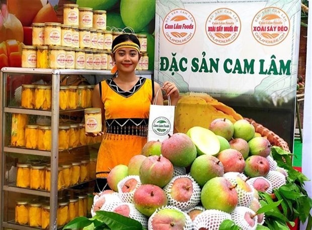 Agricultural products on display at a trade promotional event held last year in the central province of Khanh Hoa (Photo: VNA)