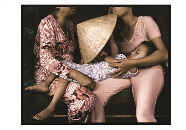 Vô đề No 18 (self-perpetuating), an image from the collection by French-Vietnamese photographer Lâm Đức Hiền. Photo courtesy of Lâm Đúc Hiền Vô đề No 18 (self-perpetuating), an image from the collection by French-Vietnamese photographer Lâm Đức Hiền. Photo courtesy of Lâm Đúc Hiền