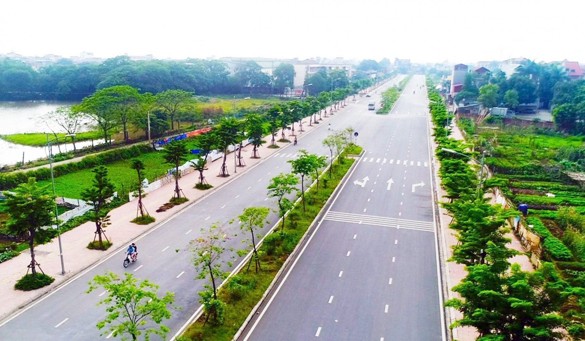 Hanoi focuses on pressing investors and construction units to increase resources and speed up construction progress of important projects 